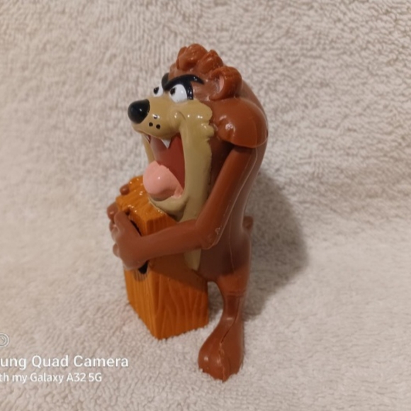 Statuette en résine Taz réfrigérateur Looney Tunes Démons